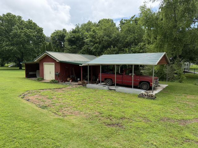 100 Katie Ln, Columbia, TN 38401