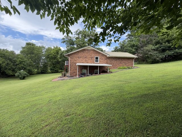 100 Katie Ln, Columbia, TN 38401