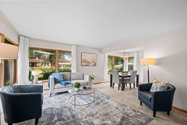 806 S Elm Street, Mount Prospect, IL 60056