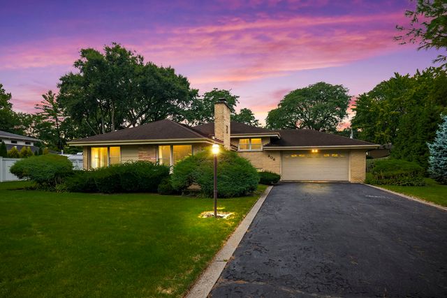 806 S Elm Street, Mount Prospect, IL 60056