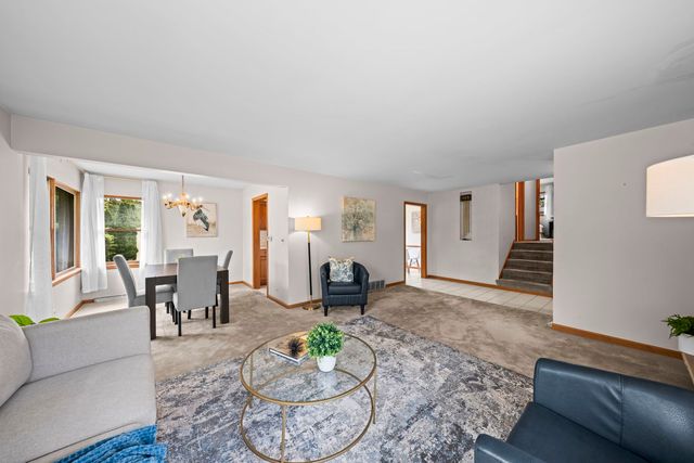 806 S Elm Street, Mount Prospect, IL 60056