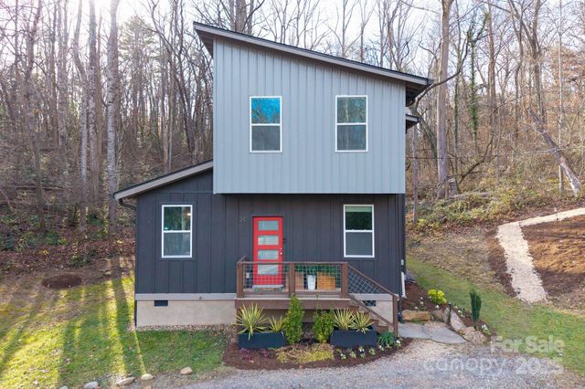 24 Lower Grassy Branch Road, Asheville, NC 28805