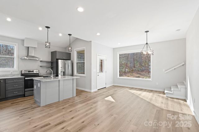 24 Lower Grassy Branch Road, Asheville, NC 28805