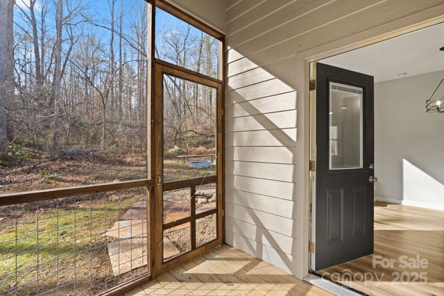 24 Lower Grassy Branch Road, Asheville, NC 28805