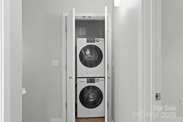 24 Lower Grassy Branch Road, Asheville, NC 28805