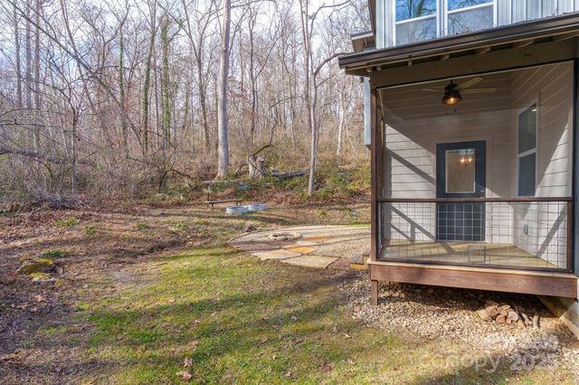 24 Lower Grassy Branch Road, Asheville, NC 28805