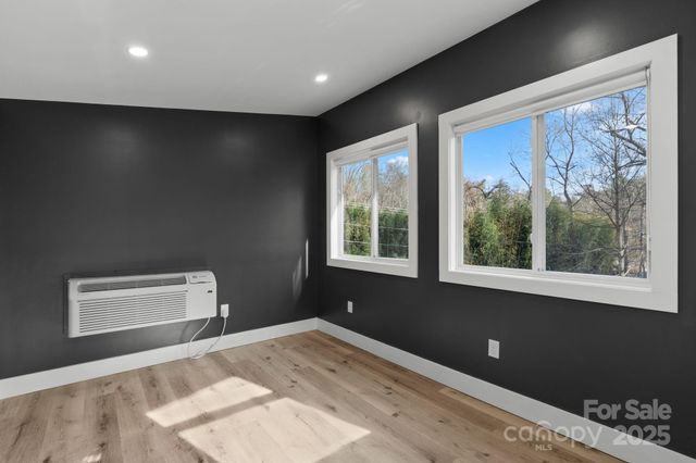 24 Lower Grassy Branch Road, Asheville, NC 28805