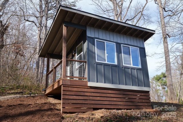 24 Lower Grassy Branch Road, Asheville, NC 28805
