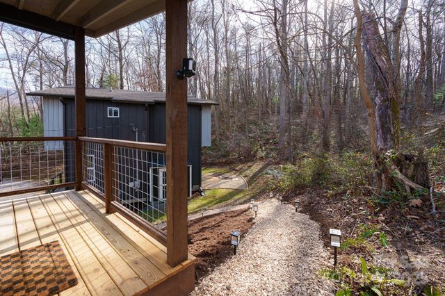 24 Lower Grassy Branch Road, Asheville, NC 28805