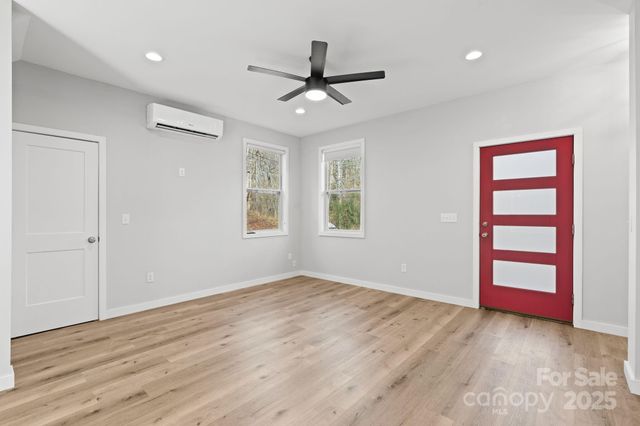 24 Lower Grassy Branch Road, Asheville, NC 28805