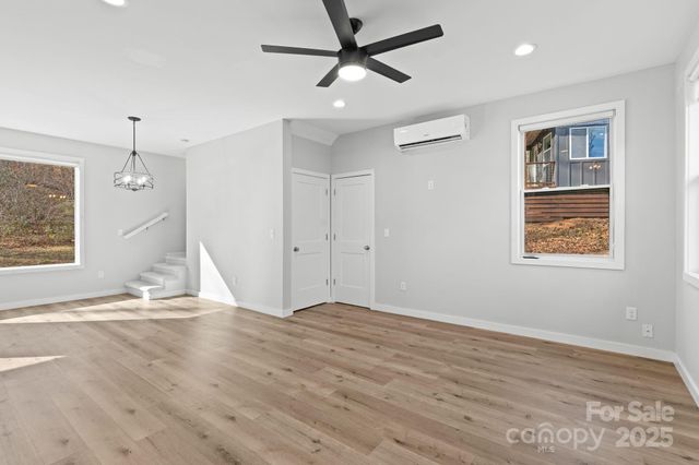 24 Lower Grassy Branch Road, Asheville, NC 28805