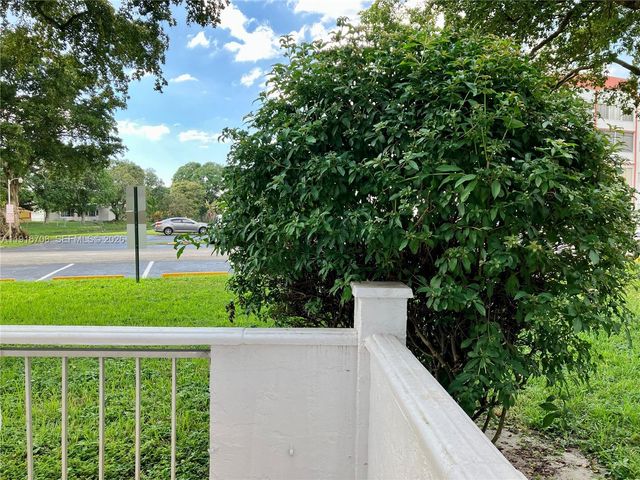 4270 NW 40th Street 103, Lauderdale Lakes, FL 33319