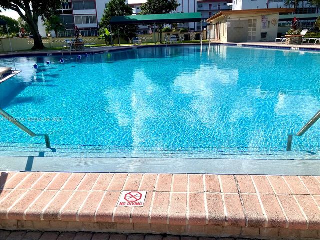4270 NW 40th Street 103, Lauderdale Lakes, FL 33319