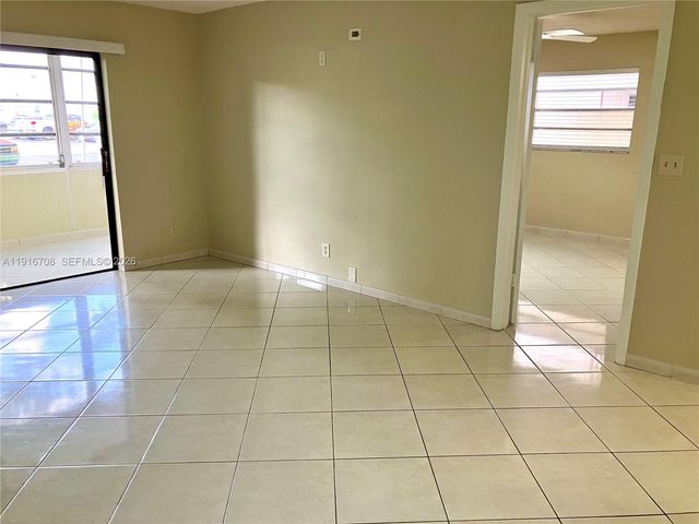 4270 NW 40th Street 103, Lauderdale Lakes, FL 33319