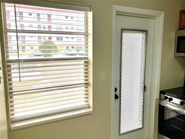 4270 NW 40th Street 103, Lauderdale Lakes, FL 33319