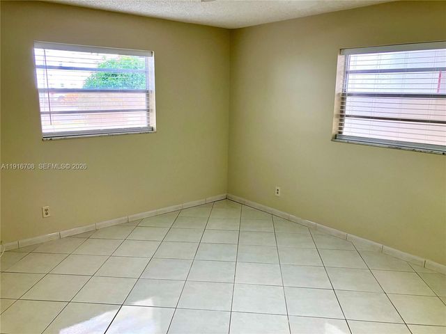 4270 NW 40th Street 103, Lauderdale Lakes, FL 33319