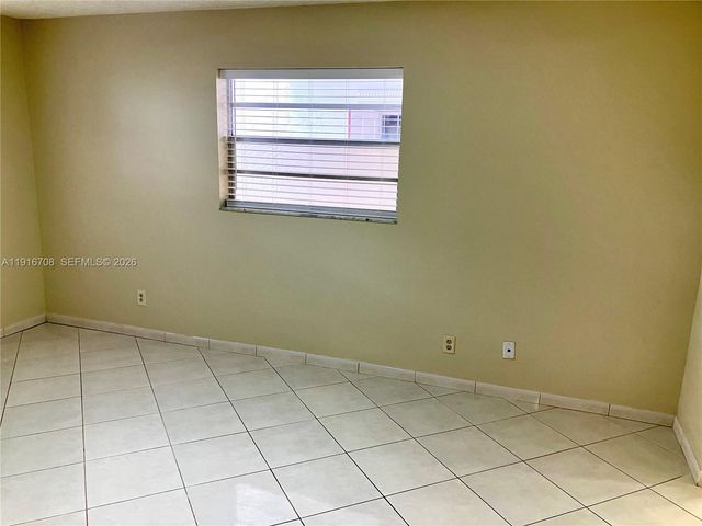 4270 NW 40th Street 103, Lauderdale Lakes, FL 33319
