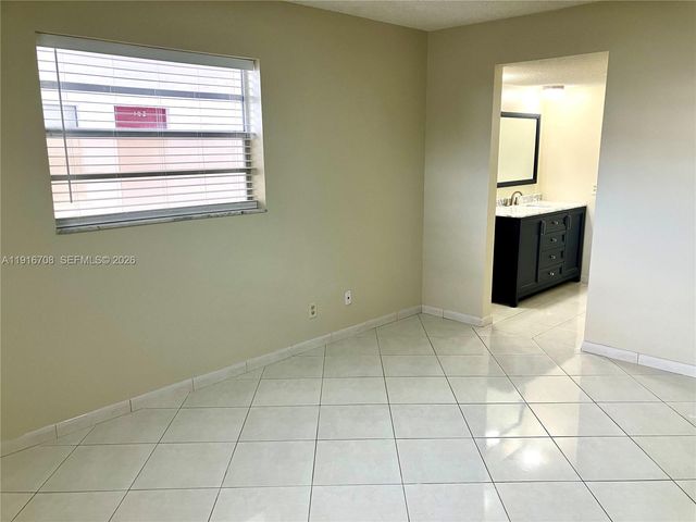 4270 NW 40th Street 103, Lauderdale Lakes, FL 33319
