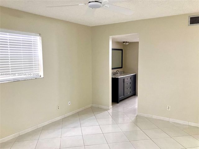 4270 NW 40th Street 103, Lauderdale Lakes, FL 33319
