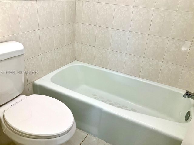 4270 NW 40th Street 103, Lauderdale Lakes, FL 33319