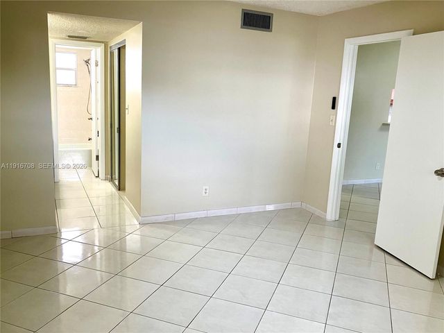 4270 NW 40th Street 103, Lauderdale Lakes, FL 33319