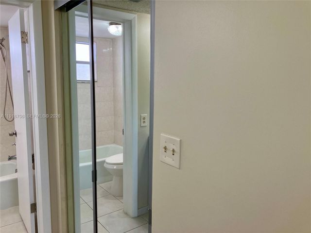 4270 NW 40th Street 103, Lauderdale Lakes, FL 33319