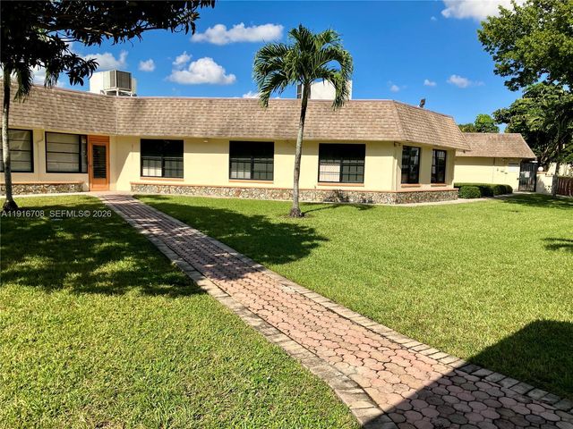 4270 NW 40th Street 103, Lauderdale Lakes, FL 33319