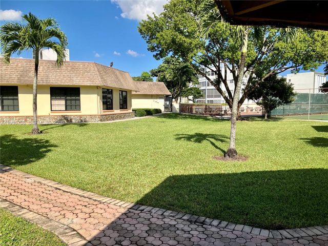 4270 NW 40th Street 103, Lauderdale Lakes, FL 33319