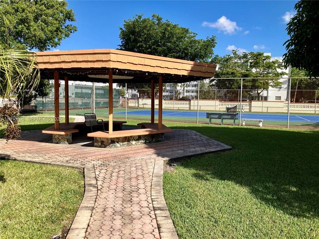 4270 NW 40th Street 103, Lauderdale Lakes, FL 33319