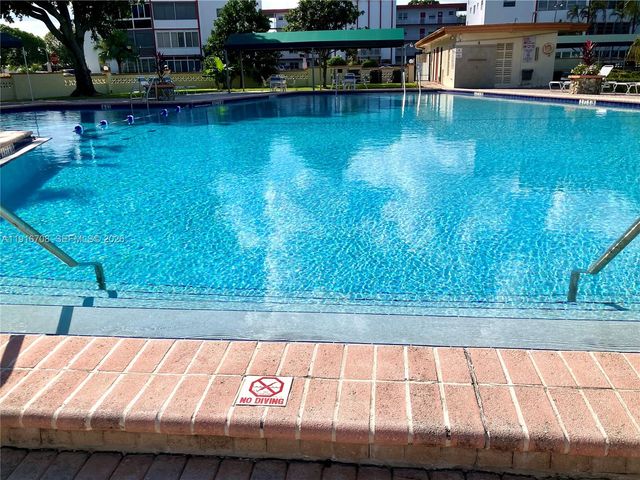 4270 NW 40th Street 103, Lauderdale Lakes, FL 33319
