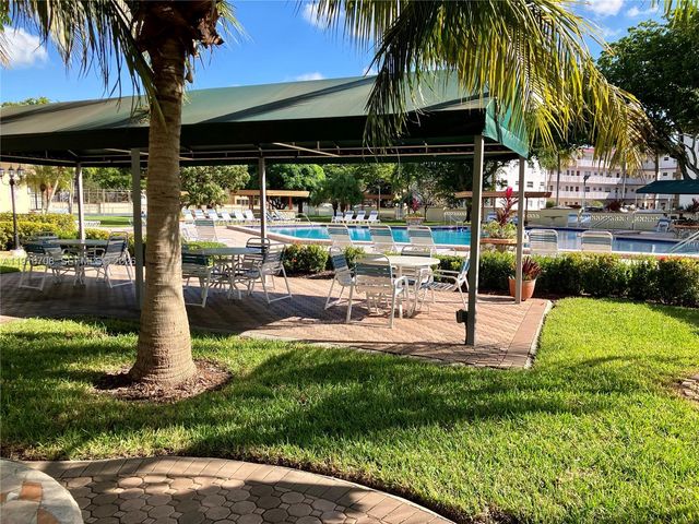 4270 NW 40th Street 103, Lauderdale Lakes, FL 33319