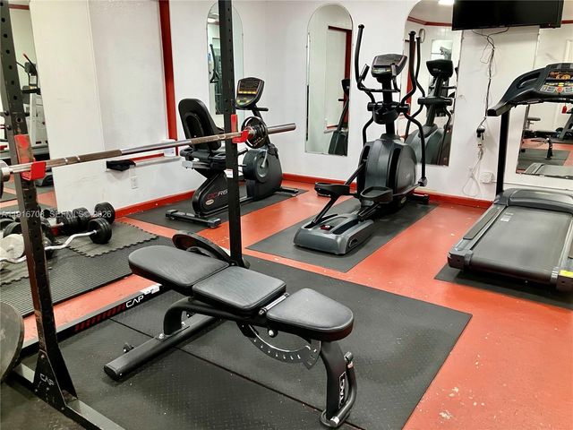 4270 NW 40th Street 103, Lauderdale Lakes, FL 33319