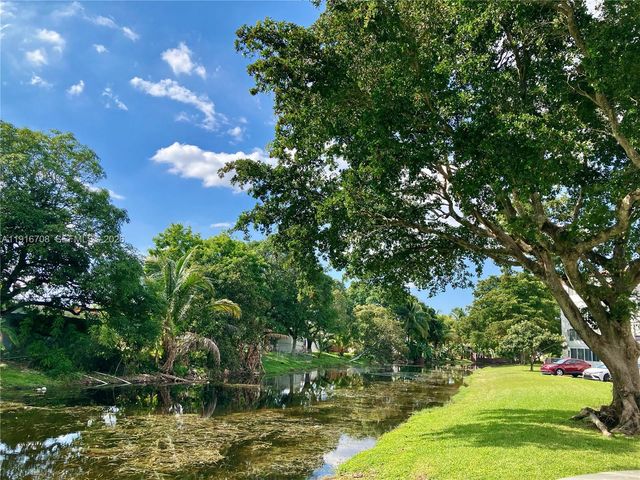 4270 NW 40th Street 103, Lauderdale Lakes, FL 33319