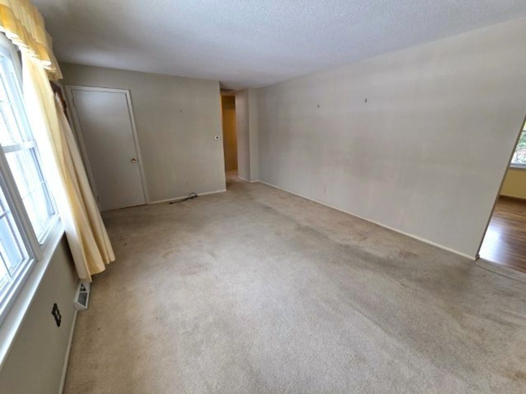 Image 14 of property listing at 2908 Jamison Boulevard, Mt Vernon, IL 62864