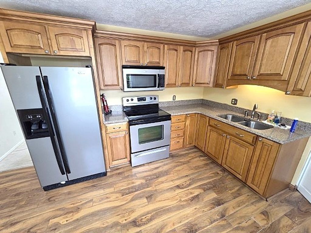 Image 18 of property listing at 2908 Jamison Boulevard, Mt Vernon, IL 62864