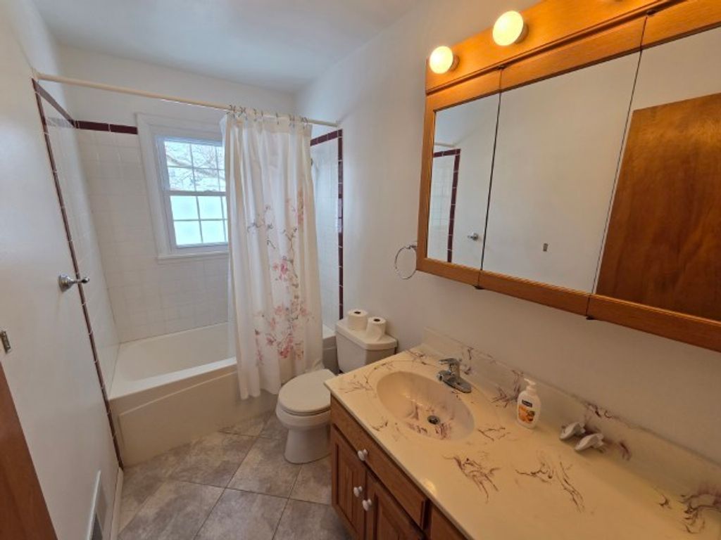 Image 37 of property listing at 2908 Jamison Boulevard, Mt Vernon, IL 62864