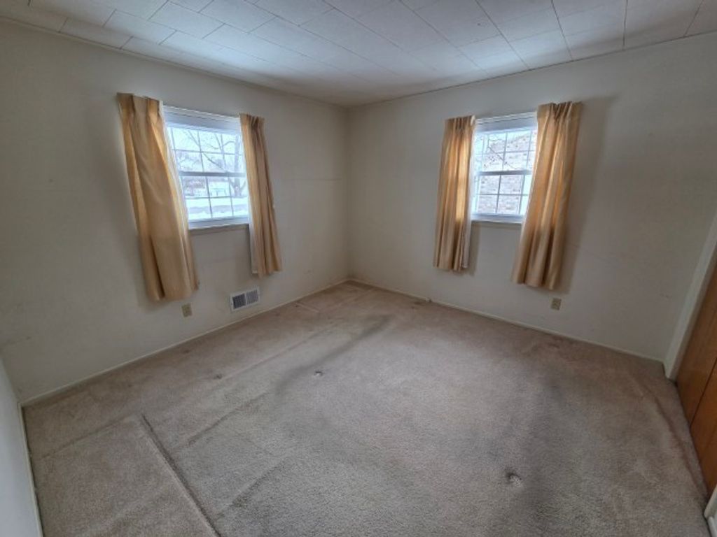 Image 7 of property listing at 2908 Jamison Boulevard, Mt Vernon, IL 62864