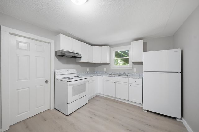 35 South Street, Claremont, NH 03743