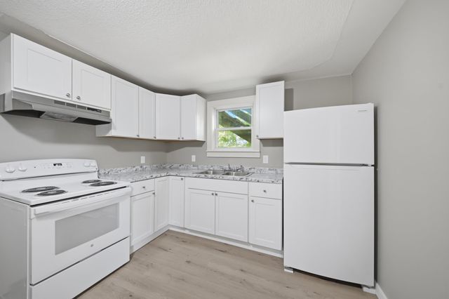 35 South Street, Claremont, NH 03743