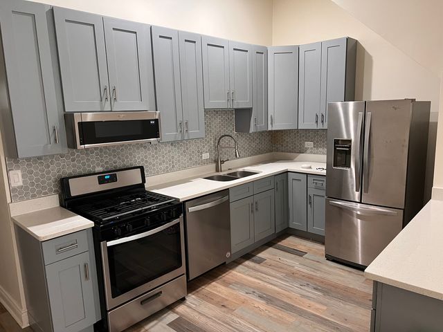 611 E 50th Place, Chicago, IL 60615