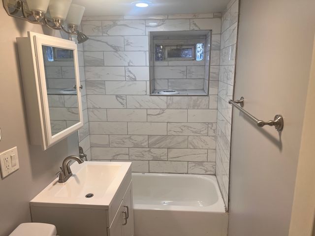 611 E 50th Place, Chicago, IL 60615