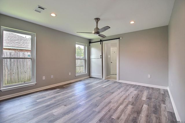23765 Southpoint Dr, Denham Springs, LA 70726