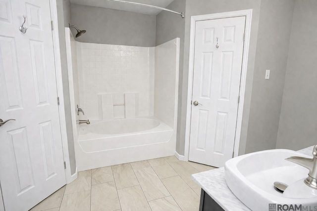 23765 Southpoint Dr, Denham Springs, LA 70726