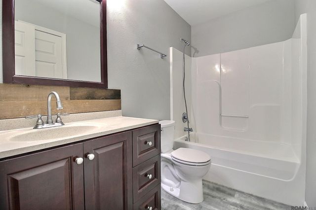 23765 Southpoint Dr, Denham Springs, LA 70726