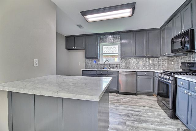 23765 Southpoint Dr, Denham Springs, LA 70726