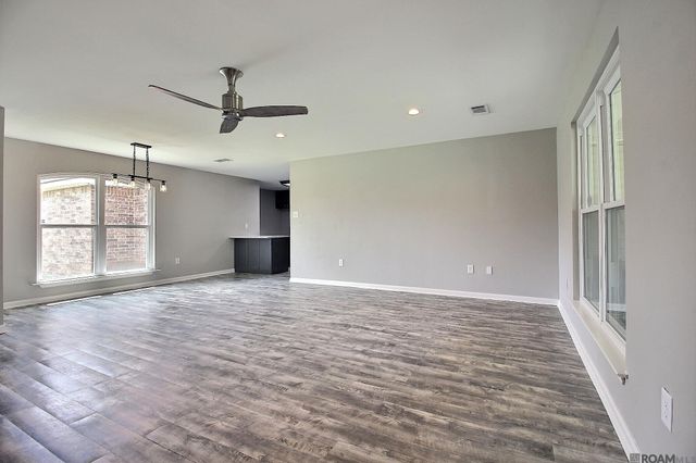 23765 Southpoint Dr, Denham Springs, LA 70726