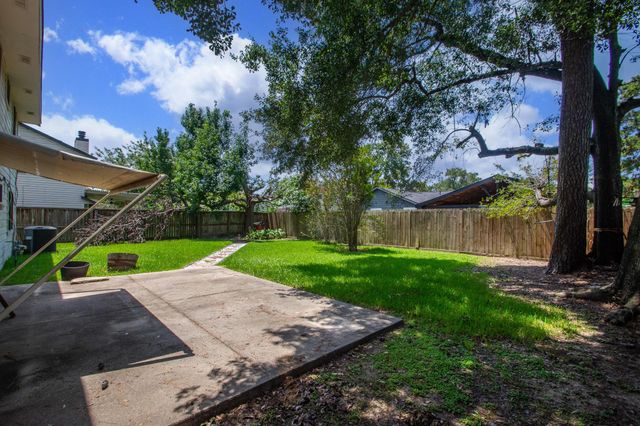 17315 Glenhew Road, Humble, TX 77396