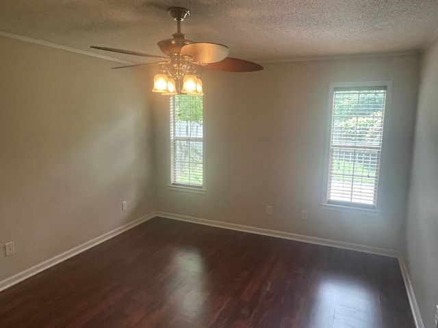 117 Woodleigh Rd., Dothan, AL 36305
