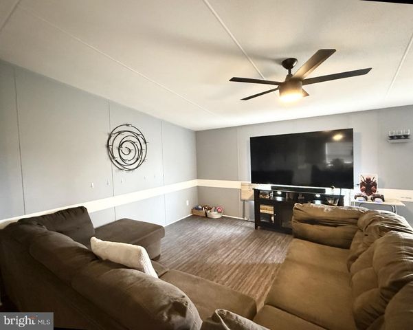 1 RANDI LYN DR, East Berlin, PA 17316