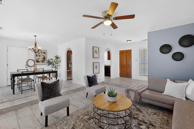 350 Western Hills Drive SE, Rio Rancho, NM 87124